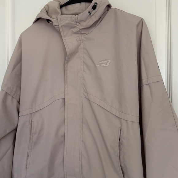 New Balance Light Taupe-Beige Windbreaker Size XS Relaxed Fit - Picture 2 of 11